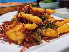 -阿瓦山寨·湘菜现炒·剁椒鱼头王(咸阳总店)