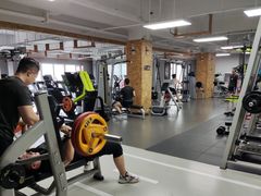 -一公里健身(龙湖紫都城店)