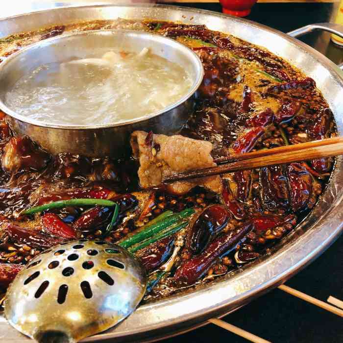 城门洞老火锅-"来了,重庆,一定是要来吃火锅的!因为是.