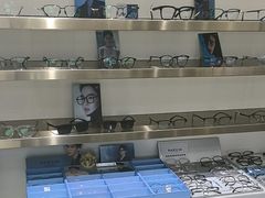 -视野联行眼镜•蔡司•依视路(温江店)