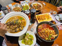 -黄泥岗·地道湖北菜(奥特莱斯店)