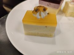 百香果慕斯蛋糕-厦门海景千禧大酒店·海景咖啡厅