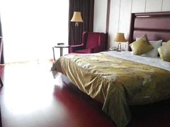 -金孔雀温泉旅游度假村