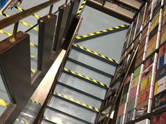 -钟书阁(群光广场店)