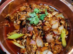 -虾弄弄海派小龙虾·牛羊蝎子火锅