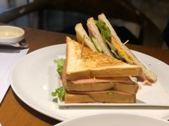-JINNS锦时 steak&pizza(浸信会礼拜堂旧址店)