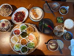 -包整·丝娃娃(一览甲秀楼风景店)