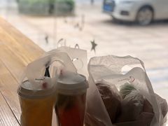 -顶东面包花园·生日蛋糕(世博店)