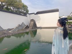 -一揽芳华汉服旗袍体验馆(拙政园店)