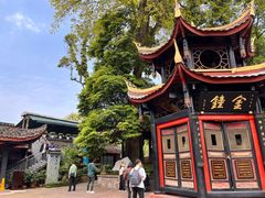 -峨眉山报国寺