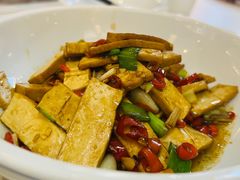 -阿瓦山寨·湘菜现炒·剁椒鱼头王(咸阳总店)