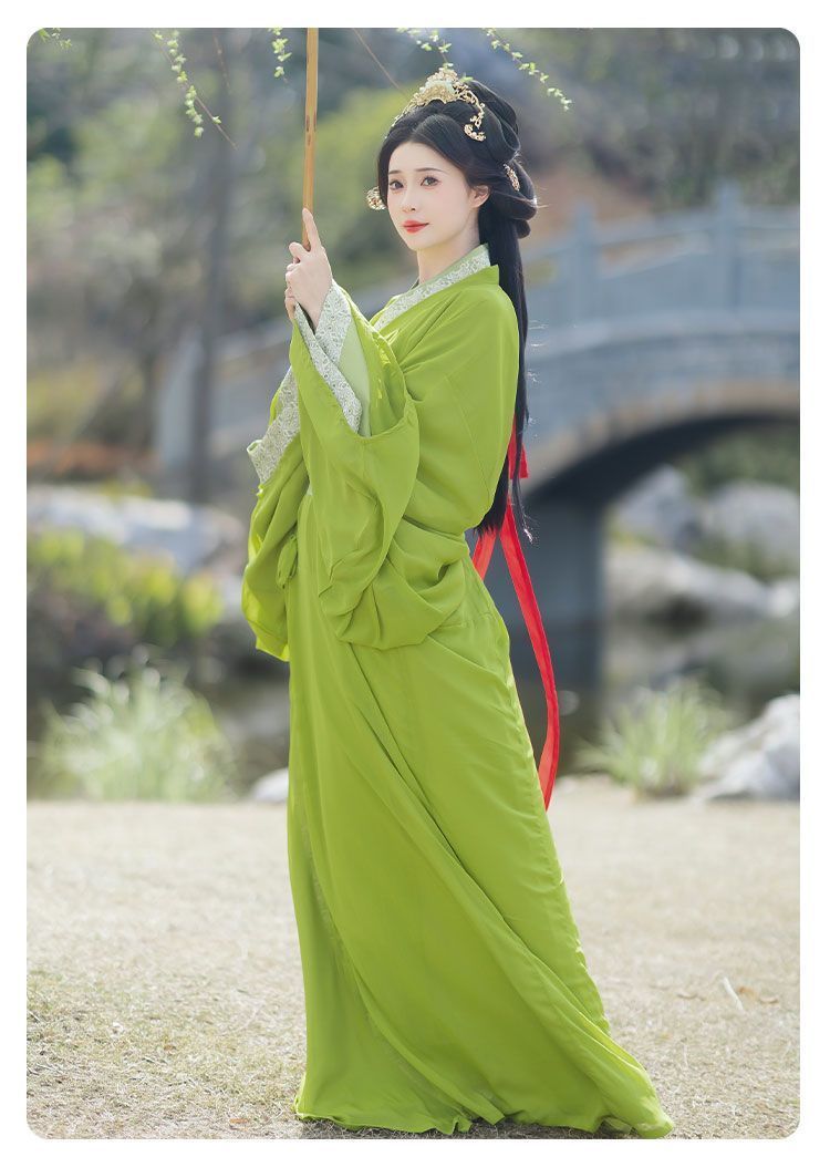 汉服美女雨后初霁