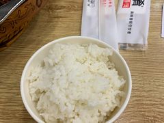 -愉肴麻辣香锅(中山路店)
