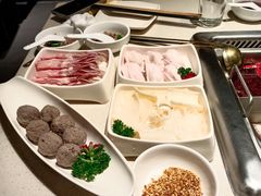 -海底捞火锅鲜切牛肉主题店(长寿路店)