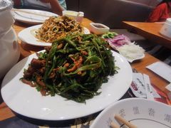 鲜豆角炒肉丝-姥姥家春饼店(惠新东街店)