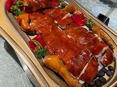 鸿运脆皮乳猪-谭厨中山传家菜.乳鸽.脆鲩鱼(华强北中航城店)