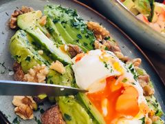 牛油果煮蛋吐司-RAC BAR(安福路店)