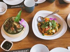 -Chom Cafe and Restaurant