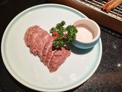 古法盐蘸牛肉-老头儿油爆虾·知味杭州(爱琴海购物中心)