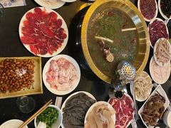 -周老三跷脚牛肉·全牛火锅(非遗传承店)