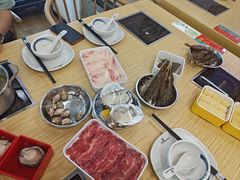 -杨老板·海鲜集市火锅·鲜切牛肉(中防万宝店)