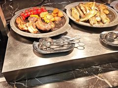 -广州万富希尔顿酒店·感趣自助餐厅·金秋蟹宴生蚝海鲜刺身烧烤