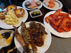 -广州万富希尔顿酒店·感趣自助餐厅·金秋蟹宴生蚝海鲜刺身