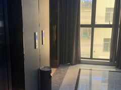 -粤塔x电竞酒店(深圳龙华大浪后浪新天地店)