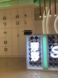 -BULB STUDIO 巴柏明星发型工作室