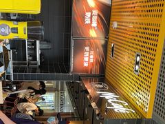 -麦当劳(中二横路店)
