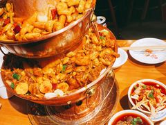 霸气双层炭火蛙-炉小二铜锅牛蛙•川湘菜(三里屯店)