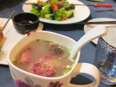 玫瑰花羊肚菌土鸡汤-伊带伊路新疆美食府(呼家楼店)