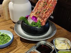 -明洞阿姨·韩式酱蟹烤肉·创意料理(三元桥店)