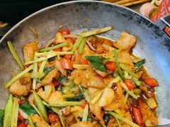 -路边边地标烧烤·川菜·小龙虾·音乐酒馆(良乡长虹店)