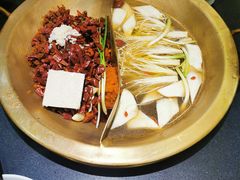 -沸炉重庆老火锅(军事博物馆店)