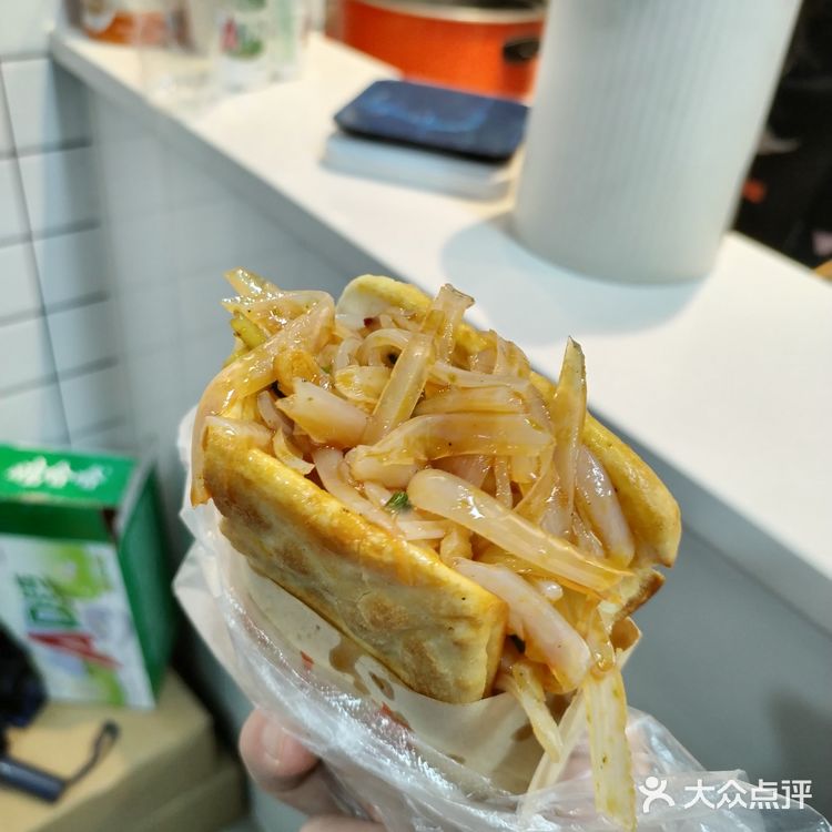 这家凉粉锅盔是真好吃