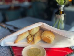 -弦月窗LUNETTE BY AMANDA(复兴路店)