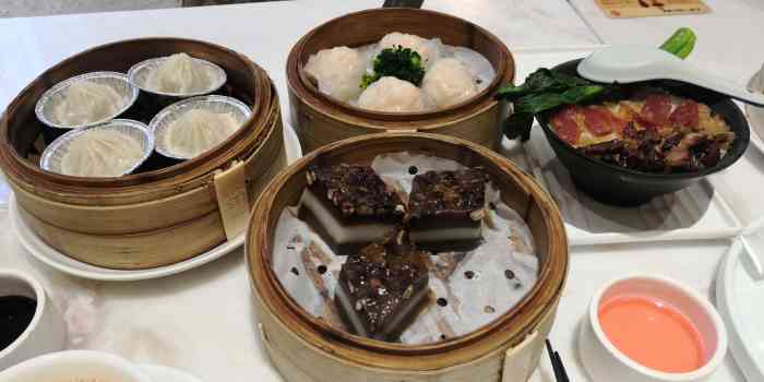 61人赞1栗子米苏10月1日 0:55打分来这附近玩 随手一搜了家餐来吃