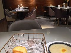 软香黄油面包佐芝士焗菌菇酱-西堤牛排(北京国瑞店)