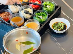 -鼎泰亨·海鲜牛肉餐厅(滨江店)