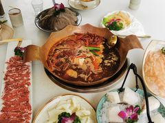 -墨居上隐·院子里火锅(峨眉店)