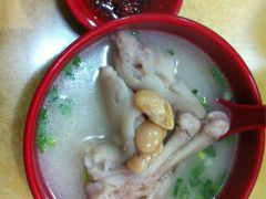 -雷祖芳老妈蹄花店