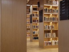 -漕河泾街道图书馆(漕河泾社区文化活动中心店)