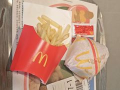 -麦当劳(杨林得来速店)