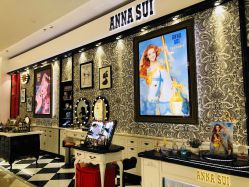 -ANNA SUI