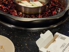 -茅草房·河畔园林火锅