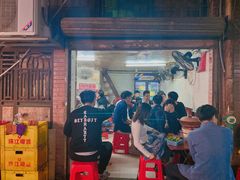 门面-威邵鸡煲(西华路总店)