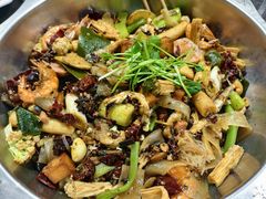 -龙顺园麻辣香锅(机场店)