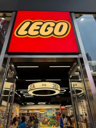 -乐高品牌旗舰店(人民广场店)