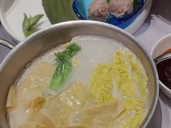 -红鼎豆捞·非遗鲍皇汤火锅(宝丰路店)